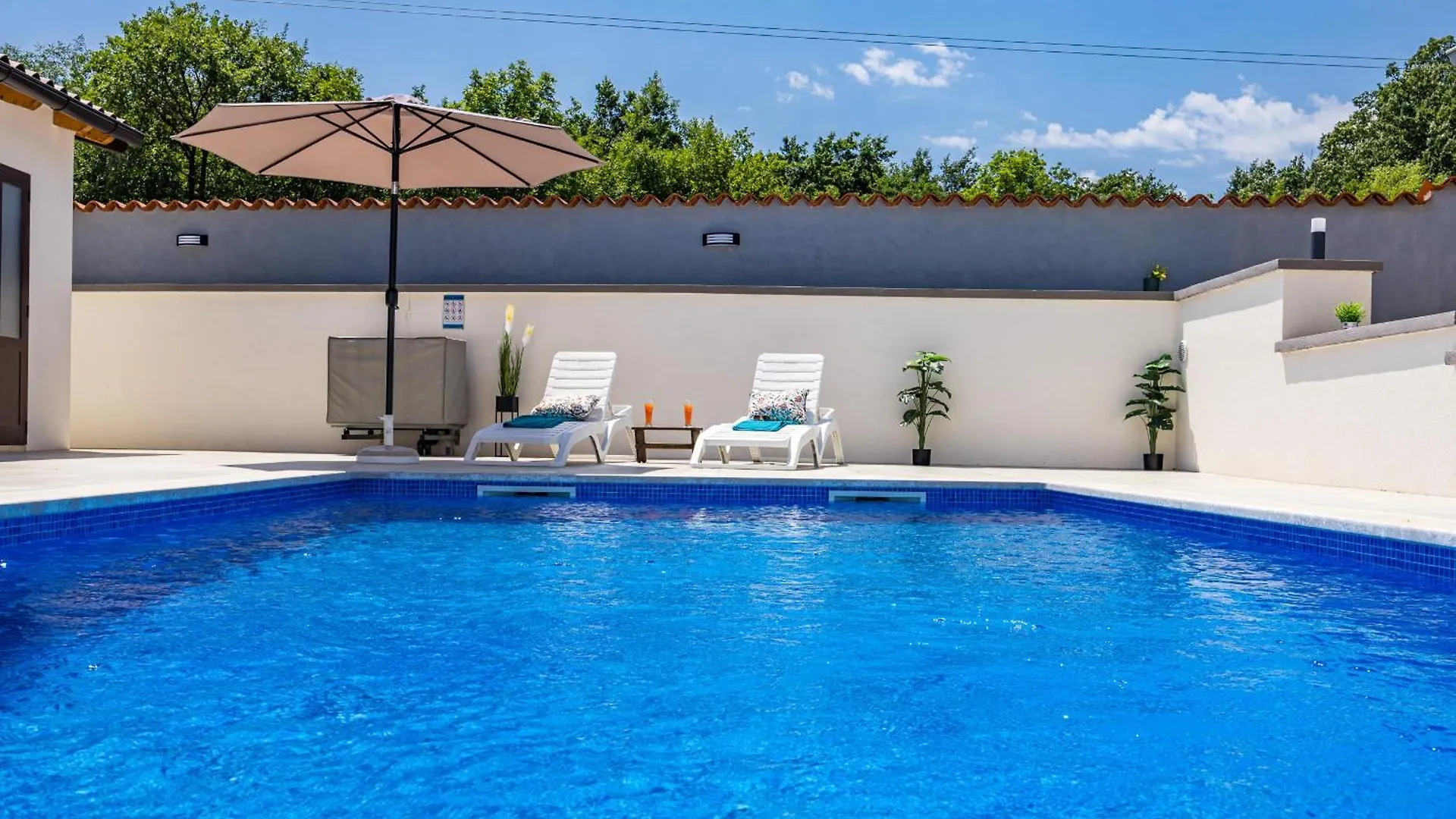 Nature Lovers Retreat - Casa Irena With Pool Kršan 0*,  Chorvatsko